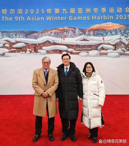李家超将率360人代表团出席九三阅兵