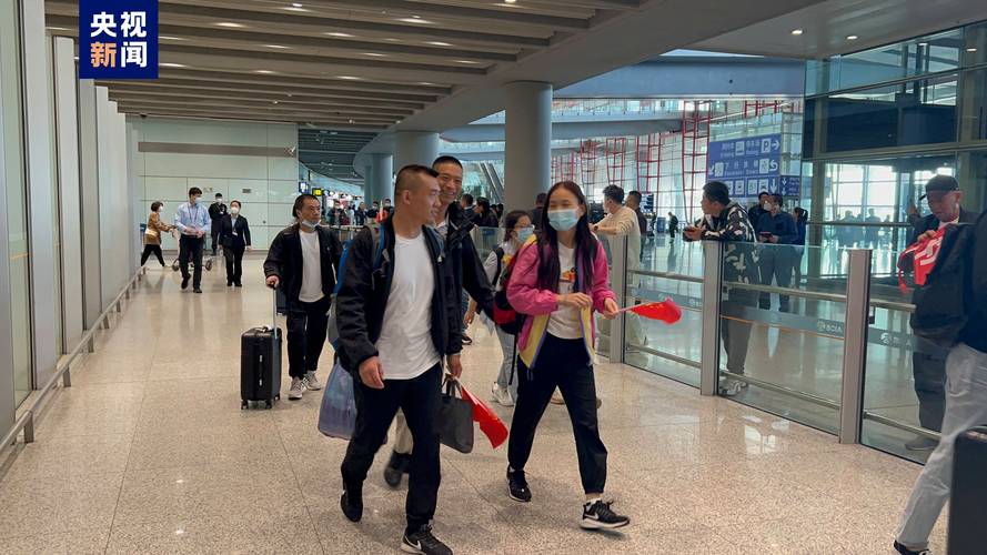 台大教授抵京被一句欢迎回家感动