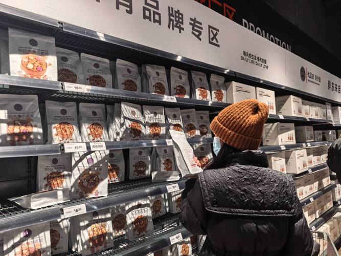胖东来燕麦脆被指无生产日期