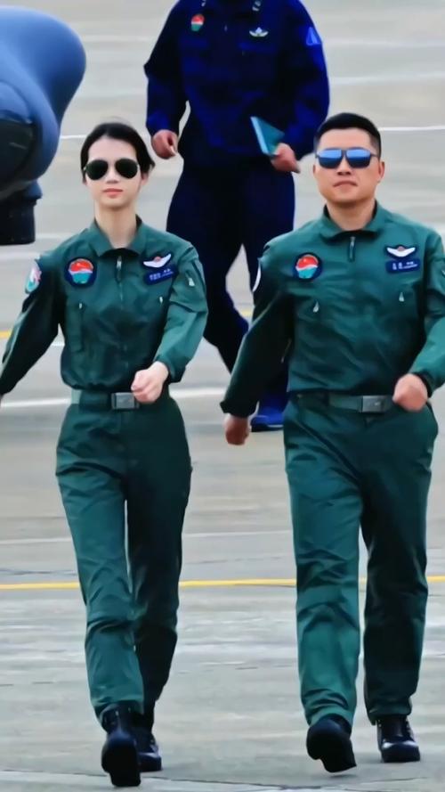 阅兵最帅女机长 是她