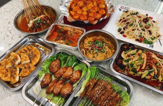 串串店老板看完阅兵请客:花了6万