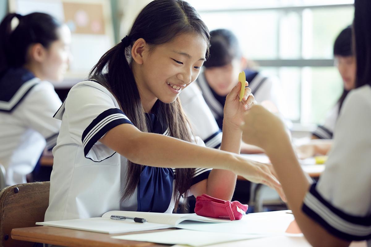“00后”老师花式整顿课堂