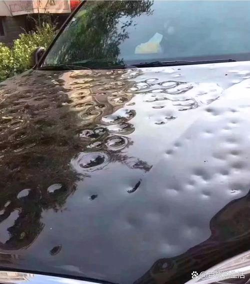 北京冰雹:车盖被砸出“气泡膜”