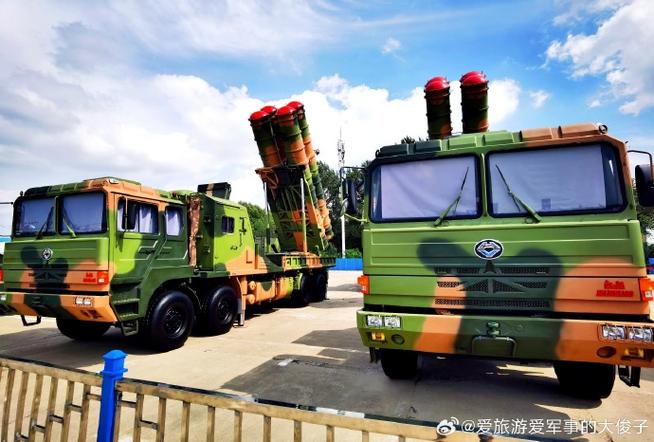 红-22地空导弹亮相长春航展