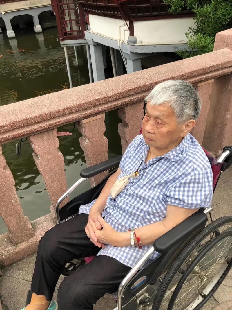43岁二胎妈妈患阿尔茨海默病