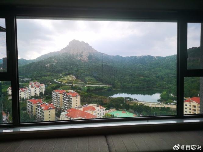用一条毛巾避免大窗玻璃离家出走