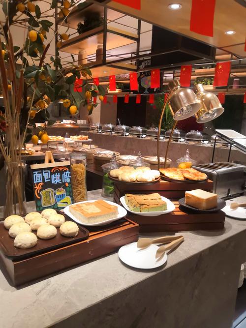 星级酒店推10元自助早餐：有百种食物