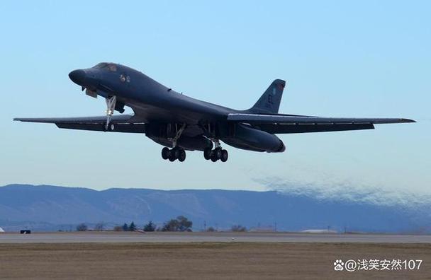 美军战机紧急升空拦截4架俄军机