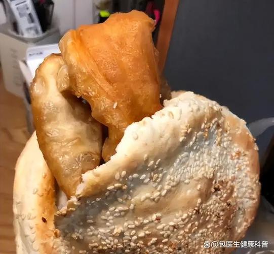 男子每早2根油条吃出动脉硬化
