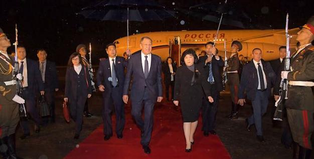 王毅在京会见朝鲜外相崔善姬