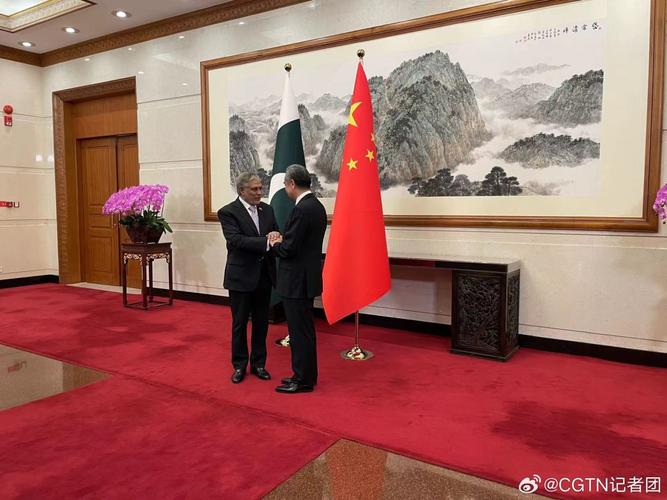 王毅在京会见朝鲜外相崔善姬