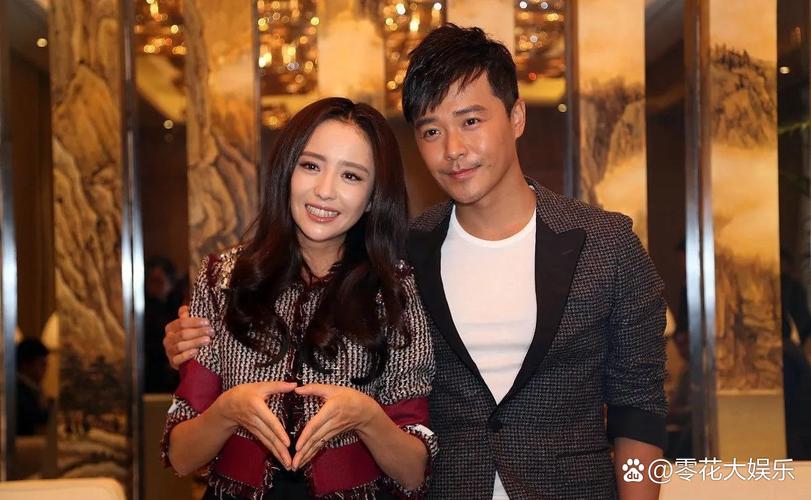 佟丽娅母子首次同台献唱