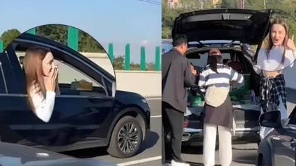 高速堵车 外国美女被投喂火锅