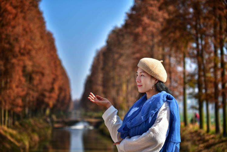 远看风景美如画 近看全是人