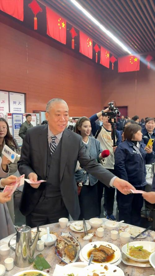 “全网最爱发钱的老板”又要发红包
