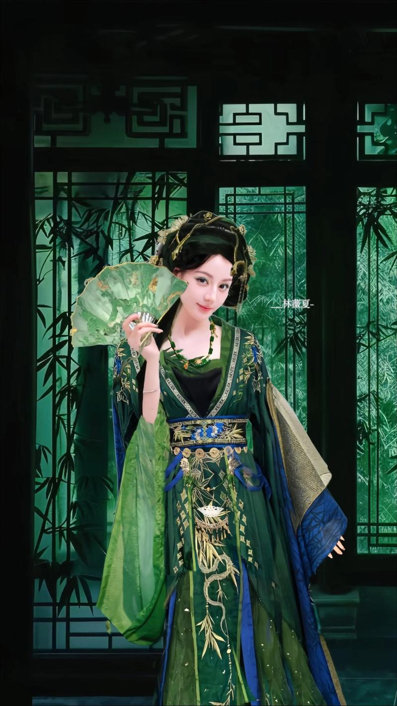 迪丽热巴嫦娥造型像神女下凡