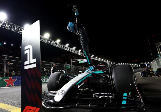 拉塞尔夺F1新加坡站冠军