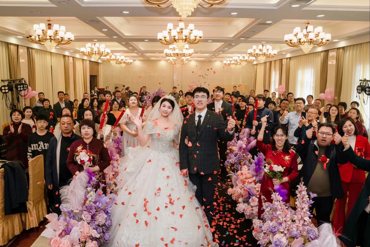 华科大73对新人集体成婚