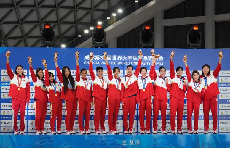 成都四年级女生斩获两项国际冠军