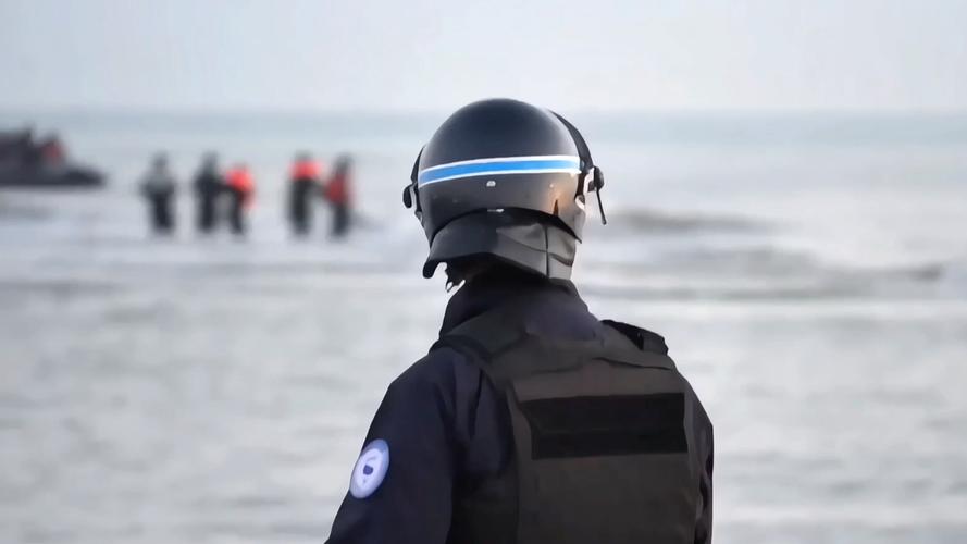 男子骑马在大理洱海与保安起冲突