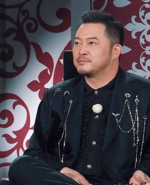 沙溢总结假期:八天成功吃胖十斤