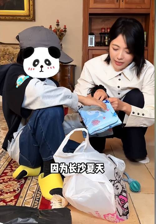 杨乐乐回应独自手术汪涵未陪同