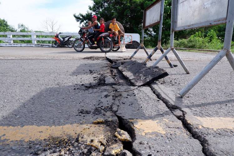 菲律宾南部海域发生6.9级地震