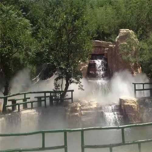 西安补水喷雾式下雨 高校秒变仙宫