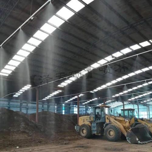 西安补水喷雾式下雨 高校秒变仙宫