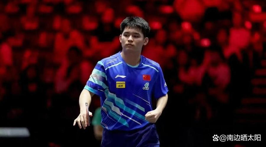 林诗栋3-0横扫黄镇廷 全场碾压对手