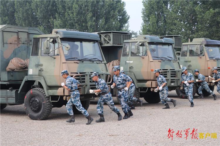 来看空军车辆驾驶专业练兵比武