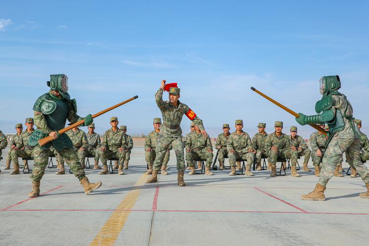 来看空军车辆驾驶专业练兵比武