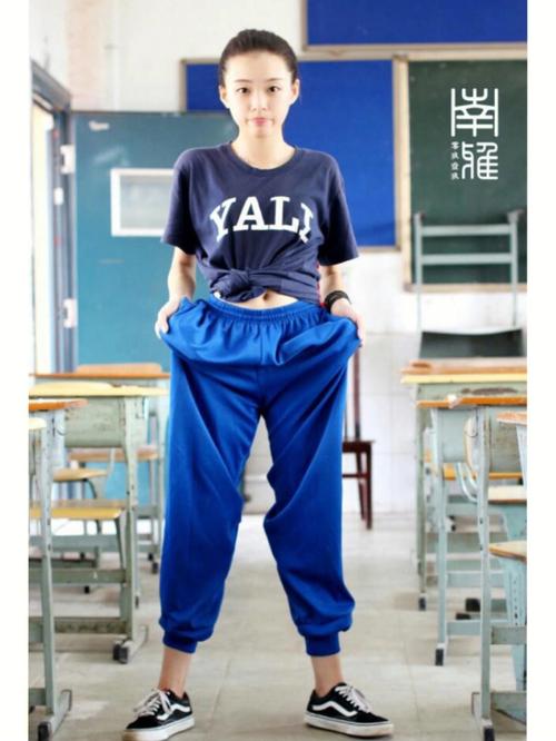 大牌设计“撞脸”长沙雅礼校服