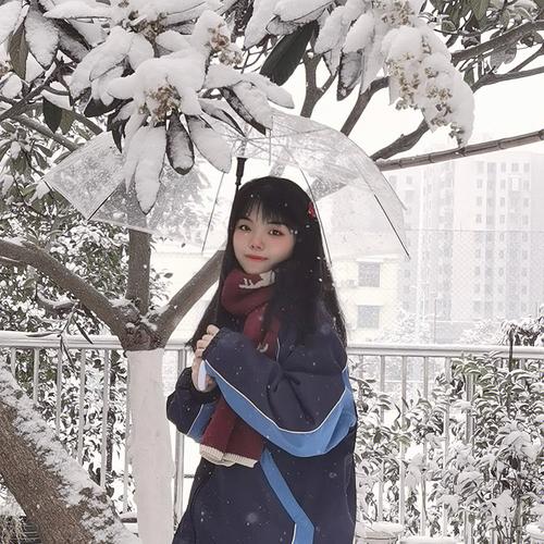 大牌设计“撞脸”长沙雅礼校服