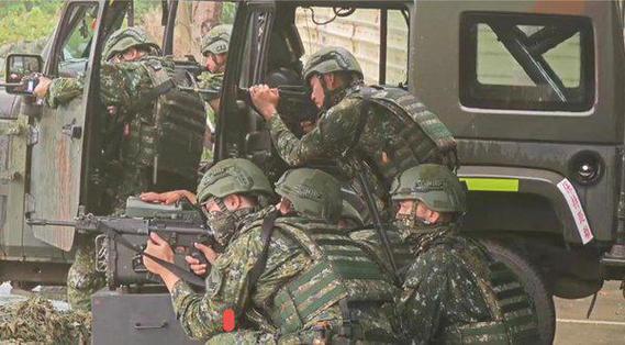 韩媒讽刺台军“草莓兵”引各界讨论