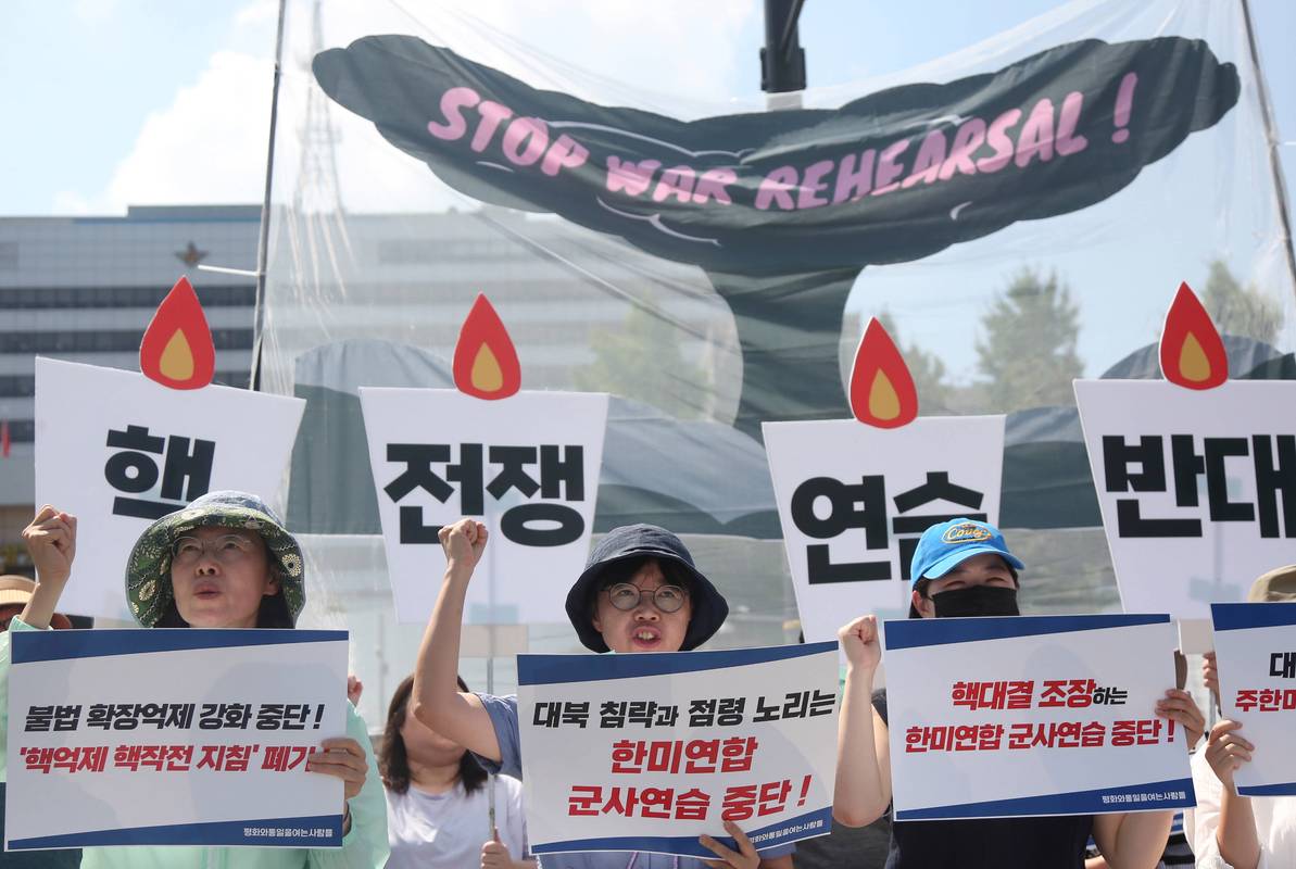 韩媒讽刺台军“草莓兵”引各界讨论