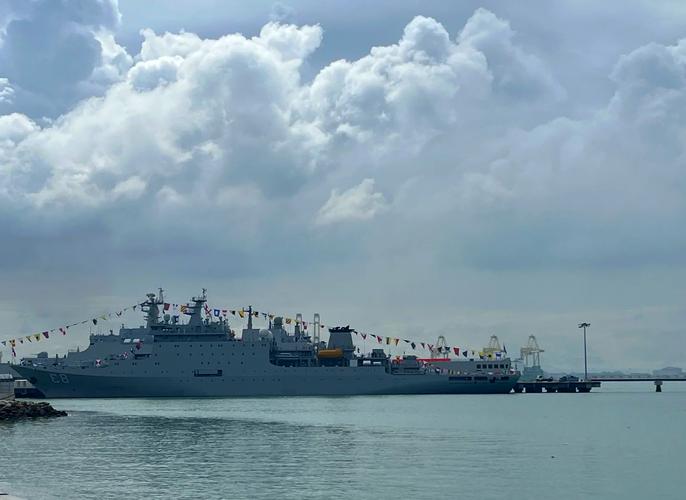 中国海军83舰编队抵达泰国
