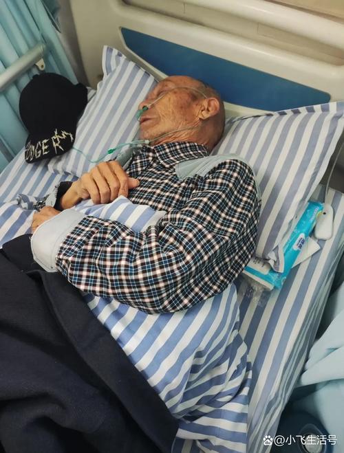大爷捡废品捡到“酒”把自己喝进ICU