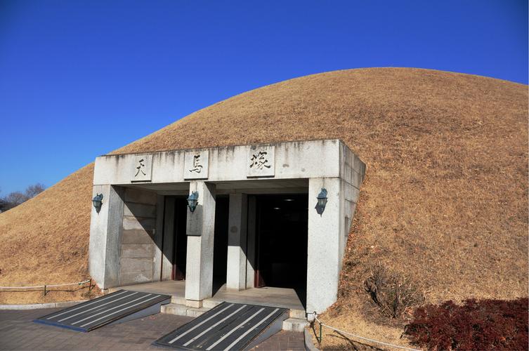韩国庆州出土1600年前将军墓