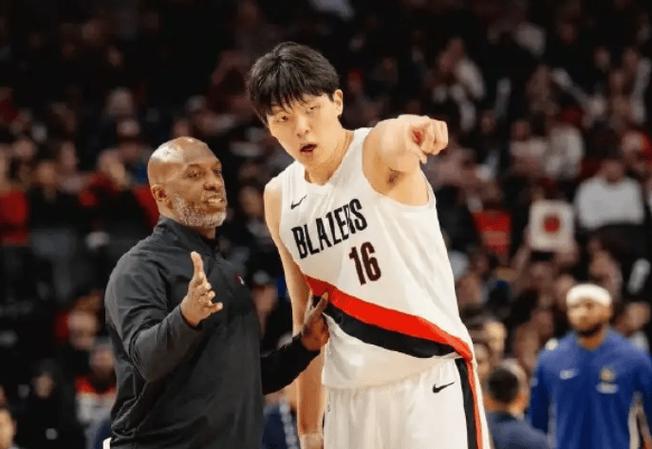 杨瀚森NBA主帅因非法赌博被FBI逮捕
