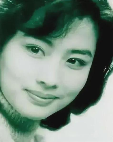 山东姑娘赵娜获环球小姐中国总冠军
