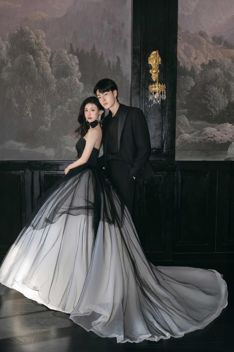 新人拍婚纱照遭遇“黑天鹅抢新娘”