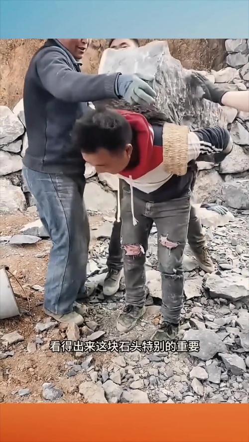 男子10年进山371次捡了2万多斤垃圾