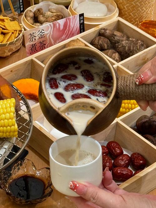 百岁老人爱喝咖啡奶茶玩坏3个iPad