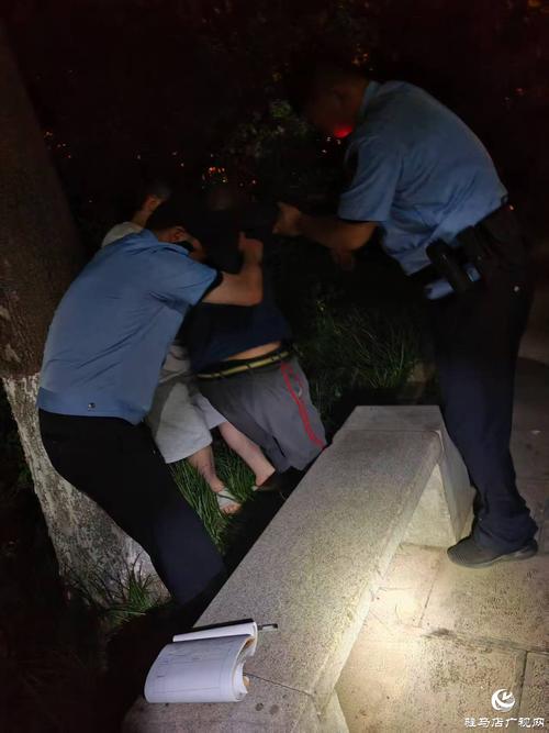 8人自费1万开车护送走失女子回家