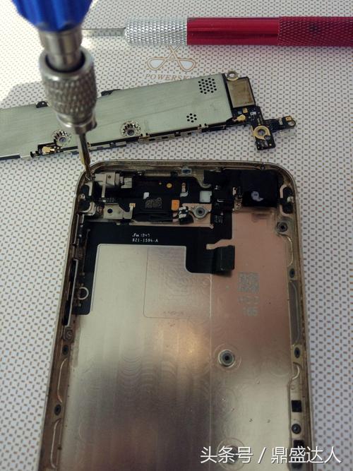 苹果6s手机如何拆装手机卡