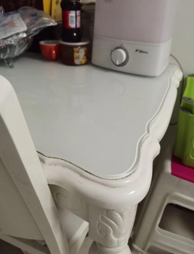 火锅店回应空中座位玻璃碎裂