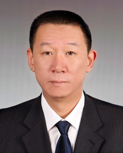 董军罕见身穿便服现身