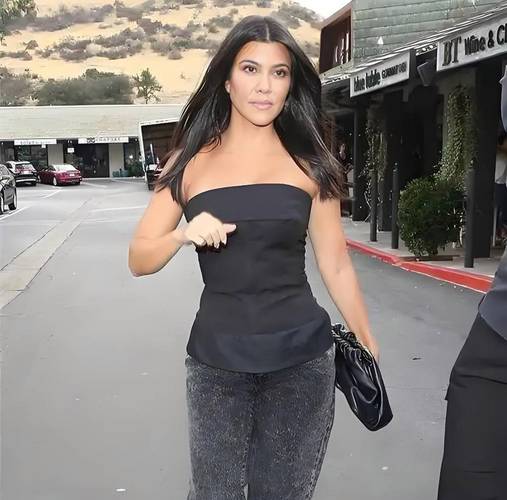 卡戴珊质疑登月造假 NASA火速回应