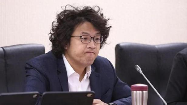 台博主批沈伯洋:只会躲同温层嘴炮